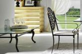 Mesa de centro de cristal y patas de forja